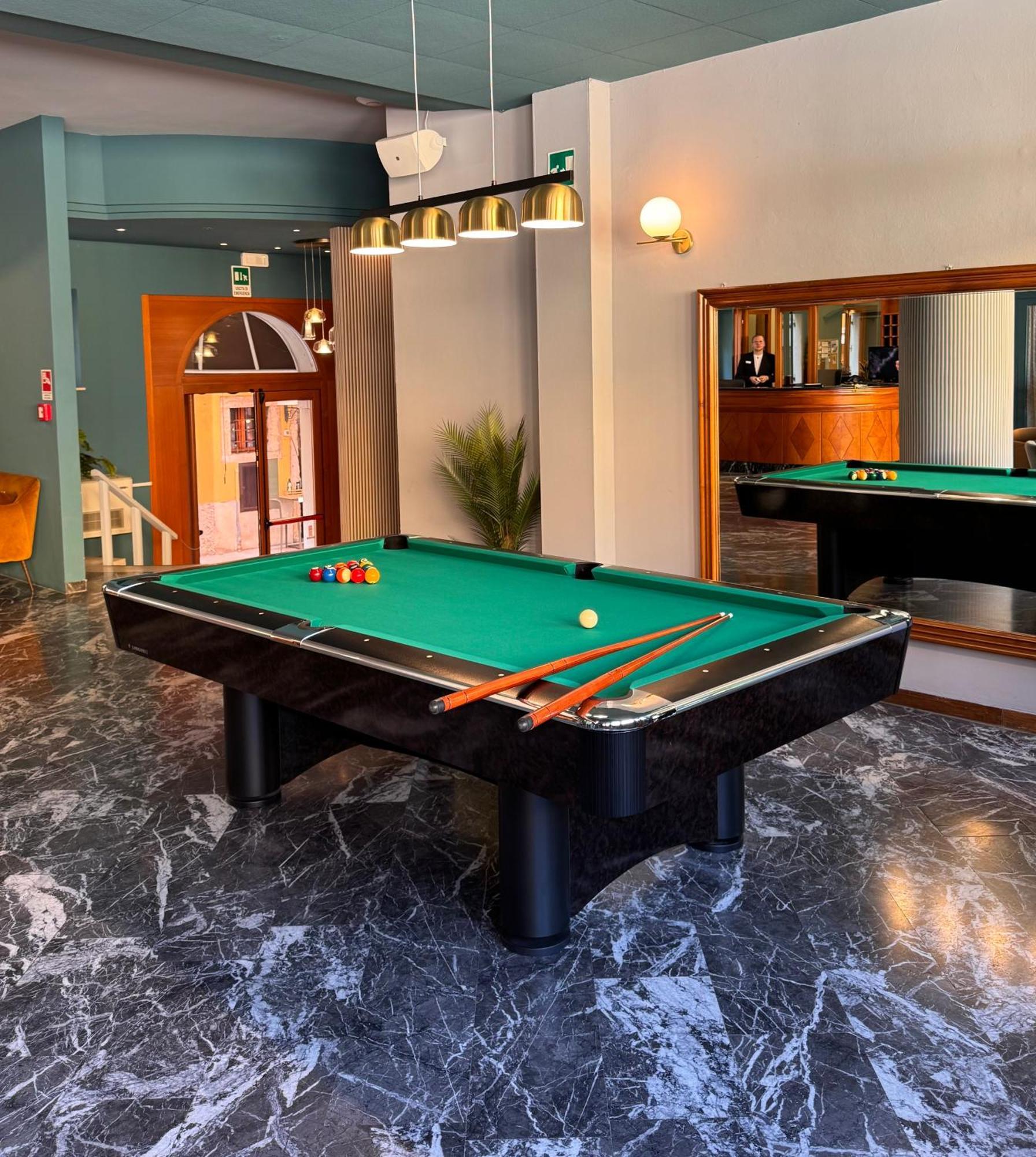 Hotel Astoria Garda  Buitenkant foto